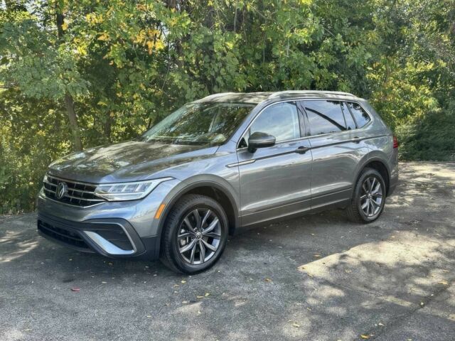 Серый Фольксваген Тигуан, объемом двигателя 2 л и пробегом 29 тыс. км за 10300 $, фото 2 на Automoto.ua