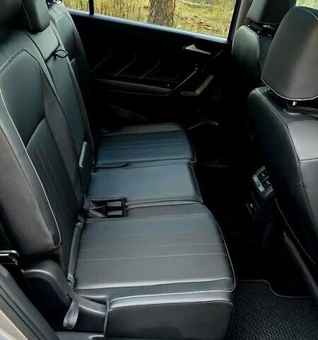 Серый Фольксваген Тигуан, объемом двигателя 1.98 л и пробегом 26 тыс. км за 28999 $, фото 5 на Automoto.ua