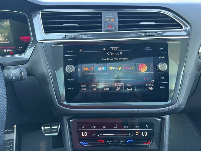 Серый Фольксваген Тигуан, объемом двигателя 2 л и пробегом 21 тыс. км за 19200 $, фото 10 на Automoto.ua