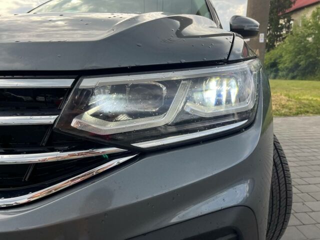 Сірий Фольксваген Тігуан, об'ємом двигуна 2 л та пробігом 7 тис. км за 27300 $, фото 3 на Automoto.ua