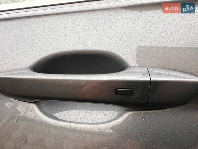 Сірий Фольксваген Тігуан, об'ємом двигуна 2 л та пробігом 18 тис. км за 26800 $, фото 17 на Automoto.ua
