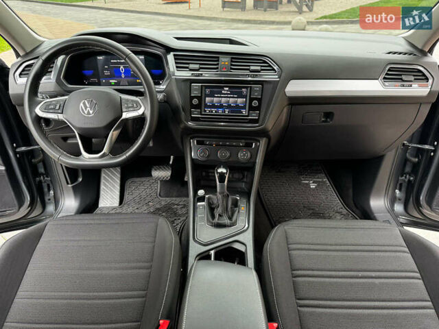 Серый Фольксваген Тигуан, объемом двигателя 1.98 л и пробегом 25 тыс. км за 24500 $, фото 21 на Automoto.ua