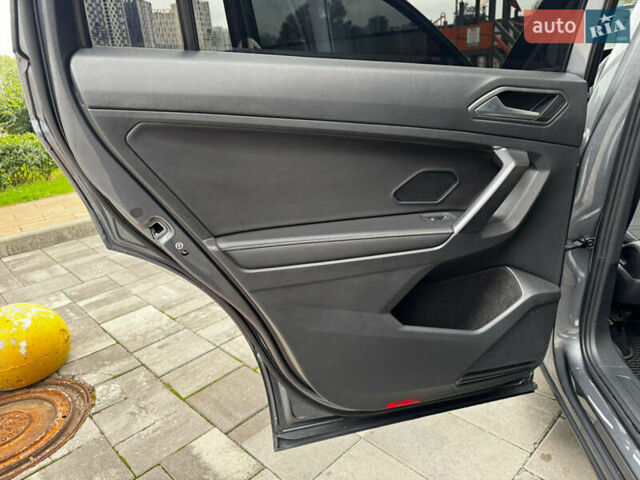 Серый Фольксваген Тигуан, объемом двигателя 1.98 л и пробегом 25 тыс. км за 24500 $, фото 18 на Automoto.ua