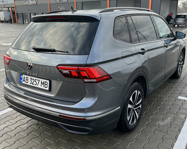 Серый Фольксваген Тигуан, объемом двигателя 1.97 л и пробегом 59 тыс. км за 24900 $, фото 7 на Automoto.ua