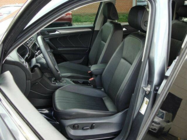 Сірий Фольксваген Тігуан, об'ємом двигуна 2 л та пробігом 20 тис. км за 14850 $, фото 6 на Automoto.ua