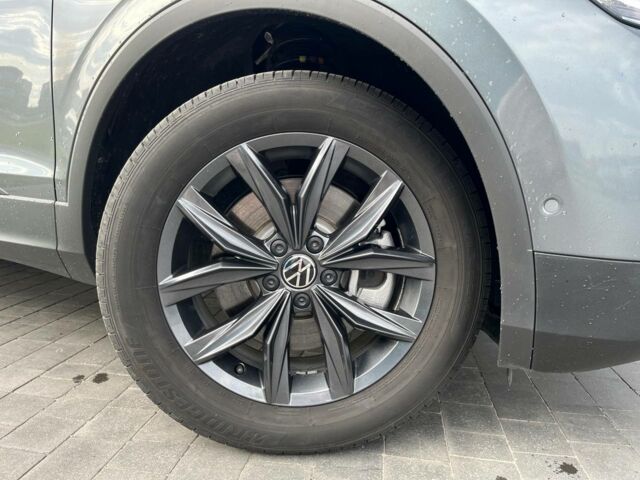 Сірий Фольксваген Тігуан, об'ємом двигуна 2 л та пробігом 7 тис. км за 27300 $, фото 8 на Automoto.ua