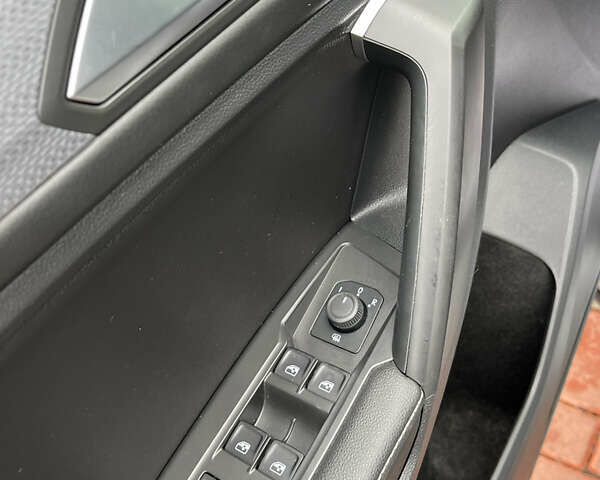 Сірий Фольксваген Тігуан, об'ємом двигуна 2 л та пробігом 14 тис. км за 22999 $, фото 14 на Automoto.ua