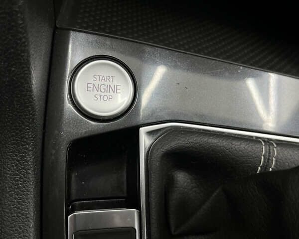 Серый Фольксваген Тигуан, объемом двигателя 2 л и пробегом 14 тыс. км за 23900 $, фото 13 на Automoto.ua