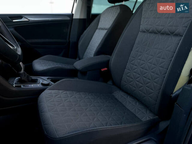 Серый Фольксваген Тигуан, объемом двигателя 1.97 л и пробегом 22 тыс. км за 21000 $, фото 13 на Automoto.ua