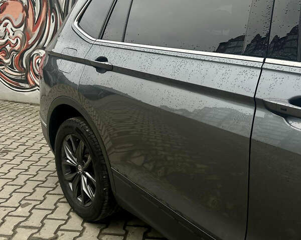 Серый Фольксваген Тигуан, объемом двигателя 1.98 л и пробегом 20 тыс. км за 24990 $, фото 27 на Automoto.ua