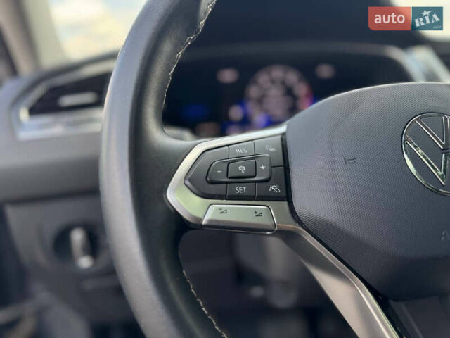 Серый Фольксваген Тигуан, объемом двигателя 1.98 л и пробегом 41 тыс. км за 19500 $, фото 2 на Automoto.ua