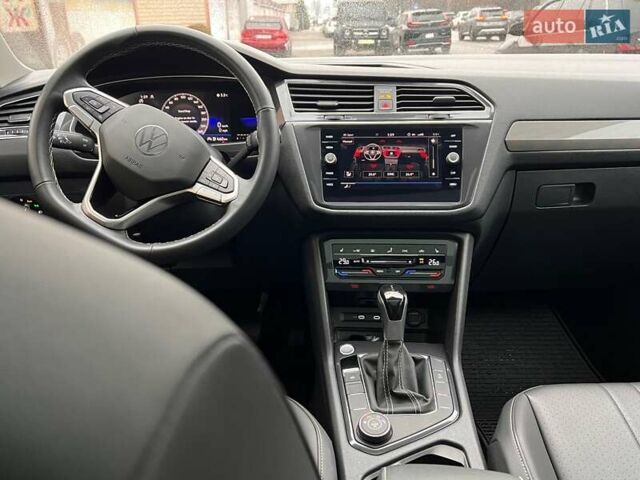 Сірий Фольксваген Тігуан, об'ємом двигуна 2 л та пробігом 18 тис. км за 26800 $, фото 20 на Automoto.ua