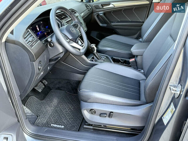 Серый Фольксваген Тигуан, объемом двигателя 1.98 л и пробегом 22 тыс. км за 24999 $, фото 22 на Automoto.ua