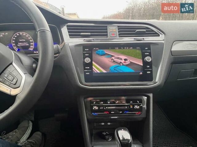 Сірий Фольксваген Тігуан, об'ємом двигуна 2 л та пробігом 18 тис. км за 26800 $, фото 15 на Automoto.ua