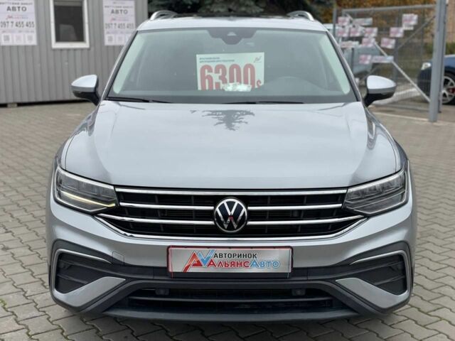 Сірий Фольксваген Тігуан, об'ємом двигуна 2 л та пробігом 27 тис. км за 25600 $, фото 1 на Automoto.ua