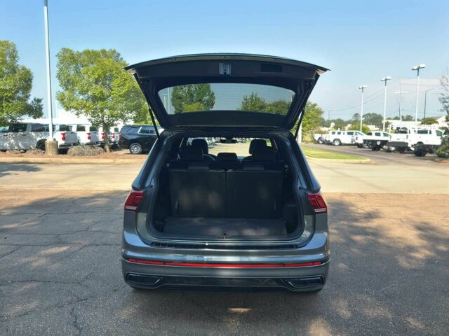 Серый Фольксваген Тигуан, объемом двигателя 2 л и пробегом 13 тыс. км за 15000 $, фото 14 на Automoto.ua