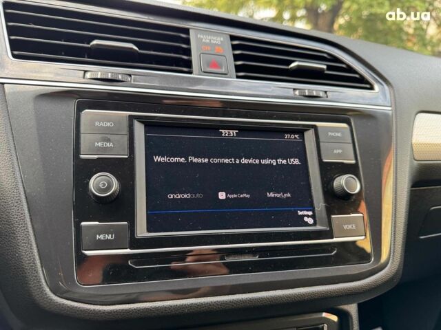 Серый Фольксваген Тигуан, объемом двигателя 2 л и пробегом 12 тыс. км за 24940 $, фото 30 на Automoto.ua