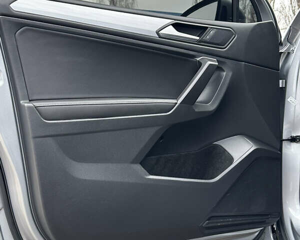 Серый Фольксваген Тигуан, объемом двигателя 0 л и пробегом 42 тыс. км за 24200 $, фото 20 на Automoto.ua