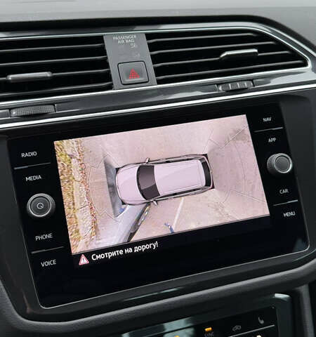 Сірий Фольксваген Тігуан, об'ємом двигуна 1.98 л та пробігом 28 тис. км за 41700 $, фото 23 на Automoto.ua