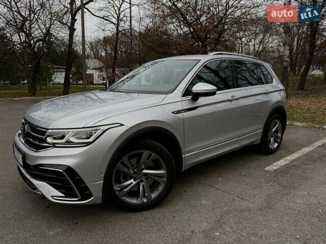 Сірий Фольксваген Тігуан, об'ємом двигуна 1.98 л та пробігом 28 тис. км за 41700 $, фото 3 на Automoto.ua