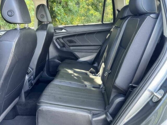 Серый Фольксваген Тигуан, объемом двигателя 2 л и пробегом 29 тыс. км за 10300 $, фото 15 на Automoto.ua