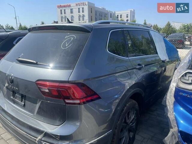 Серый Фольксваген Тигуан, объемом двигателя 2 л и пробегом 53 тыс. км за 11900 $, фото 1 на Automoto.ua