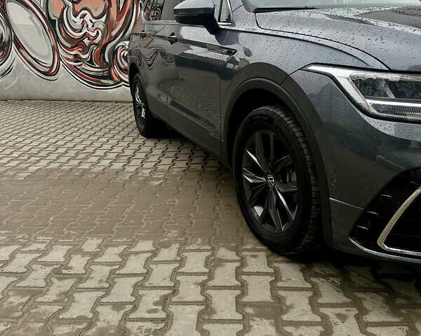 Серый Фольксваген Тигуан, объемом двигателя 1.98 л и пробегом 20 тыс. км за 24990 $, фото 3 на Automoto.ua