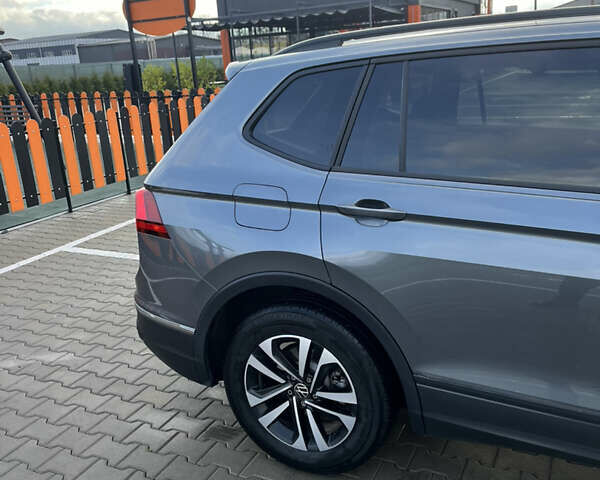 Серый Фольксваген Тигуан, объемом двигателя 1.97 л и пробегом 59 тыс. км за 24900 $, фото 6 на Automoto.ua