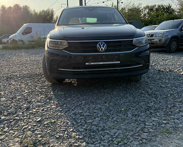 Серый Фольксваген Тигуан, объемом двигателя 1.97 л и пробегом 22 тыс. км за 18500 $, фото 6 на Automoto.ua