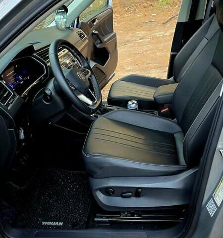 Серый Фольксваген Тигуан, объемом двигателя 1.98 л и пробегом 26 тыс. км за 28999 $, фото 2 на Automoto.ua