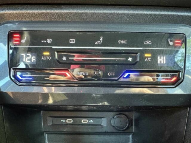 Серый Фольксваген Тигуан, объемом двигателя 2 л и пробегом 29 тыс. км за 10300 $, фото 12 на Automoto.ua