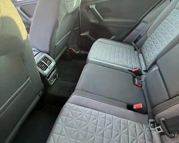 Серый Фольксваген Тигуан, объемом двигателя 1.97 л и пробегом 22 тыс. км за 18500 $, фото 13 на Automoto.ua