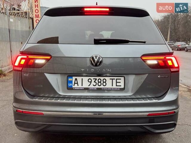 Сірий Фольксваген Тігуан, об'ємом двигуна 2 л та пробігом 18 тис. км за 26800 $, фото 3 на Automoto.ua