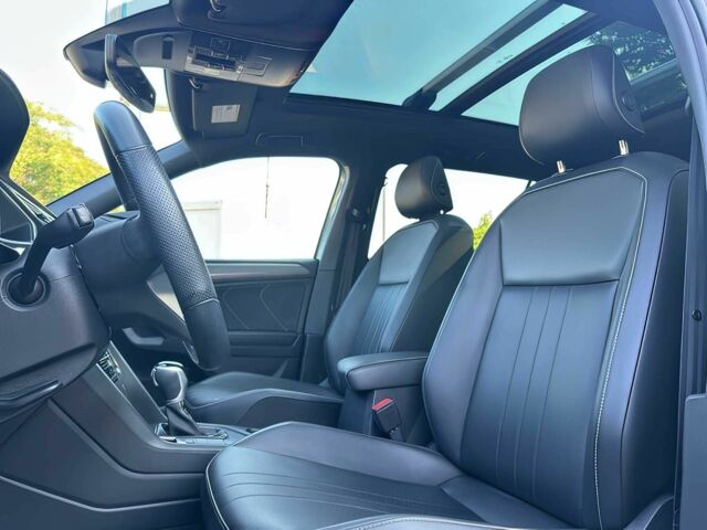 Серый Фольксваген Тигуан, объемом двигателя 2 л и пробегом 13 тыс. км за 15000 $, фото 7 на Automoto.ua