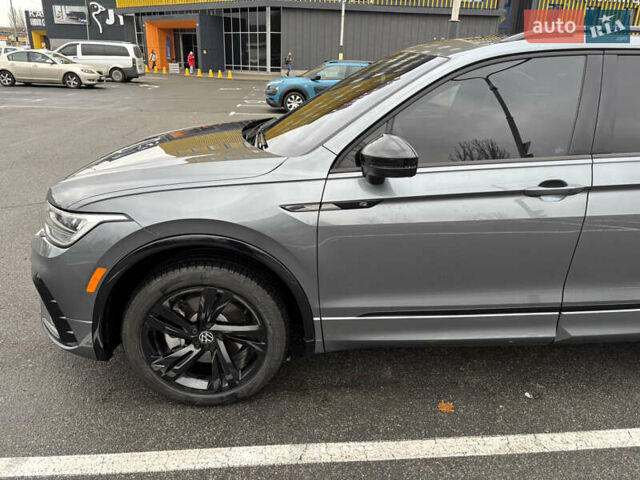 Серый Фольксваген Тигуан, объемом двигателя 1.98 л и пробегом 39 тыс. км за 34750 $, фото 3 на Automoto.ua