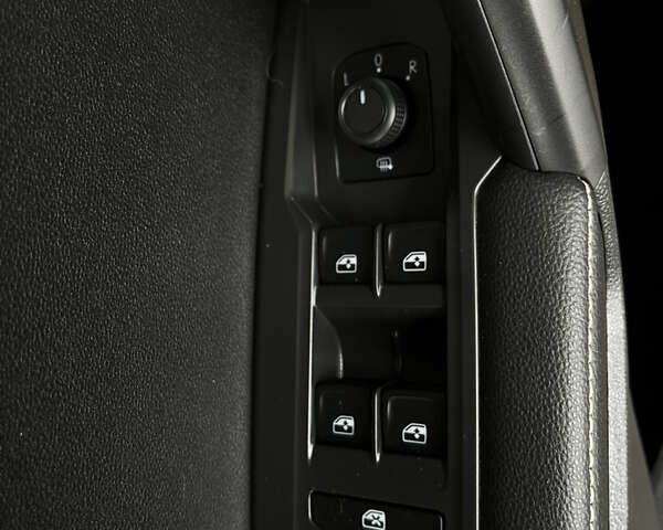 Серый Фольксваген Тигуан, объемом двигателя 2 л и пробегом 14 тыс. км за 23900 $, фото 14 на Automoto.ua