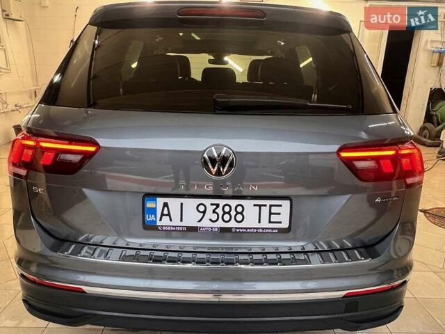 Сірий Фольксваген Тігуан, об'ємом двигуна 2 л та пробігом 18 тис. км за 26800 $, фото 41 на Automoto.ua