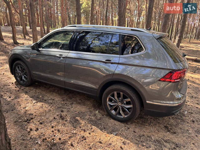 Серый Фольксваген Тигуан, объемом двигателя 1.98 л и пробегом 22 тыс. км за 24999 $, фото 3 на Automoto.ua