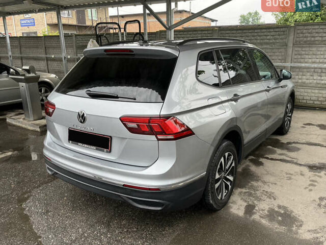 Серый Фольксваген Тигуан, объемом двигателя 2 л и пробегом 14 тыс. км за 23900 $, фото 3 на Automoto.ua
