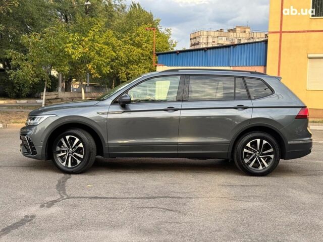 Серый Фольксваген Тигуан, объемом двигателя 2 л и пробегом 12 тыс. км за 24940 $, фото 1 на Automoto.ua