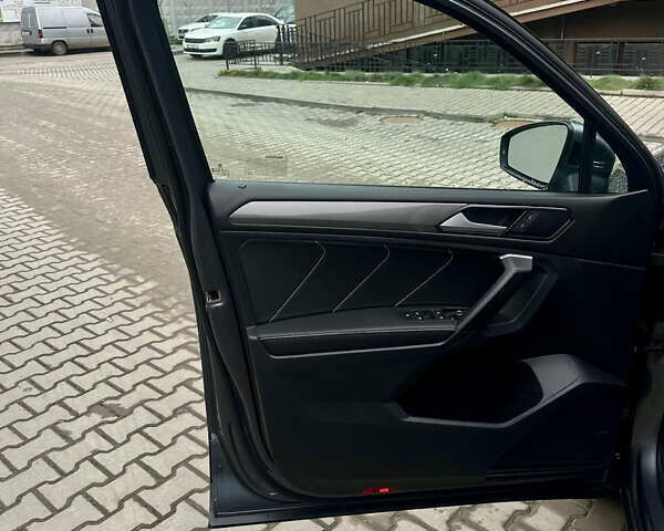 Серый Фольксваген Тигуан, объемом двигателя 1.98 л и пробегом 20 тыс. км за 24990 $, фото 41 на Automoto.ua