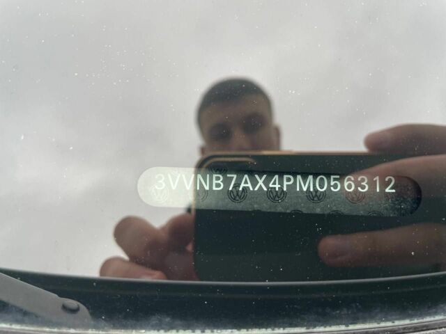 Сірий Фольксваген Тігуан, об'ємом двигуна 2 л та пробігом 27 тис. км за 25600 $, фото 23 на Automoto.ua