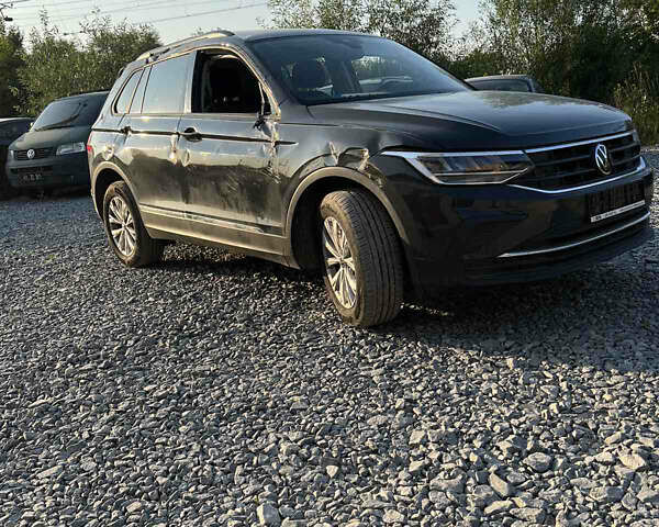 Серый Фольксваген Тигуан, объемом двигателя 1.97 л и пробегом 22 тыс. км за 18500 $, фото 5 на Automoto.ua