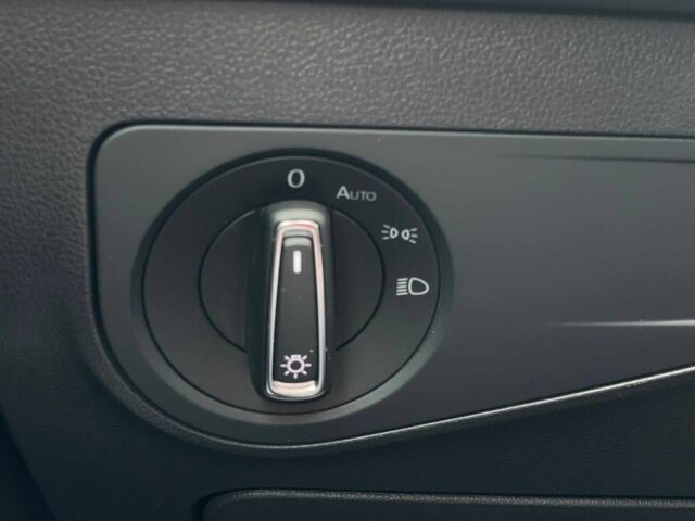 Сірий Фольксваген Тігуан, об'ємом двигуна 2 л та пробігом 27 тис. км за 25600 $, фото 14 на Automoto.ua