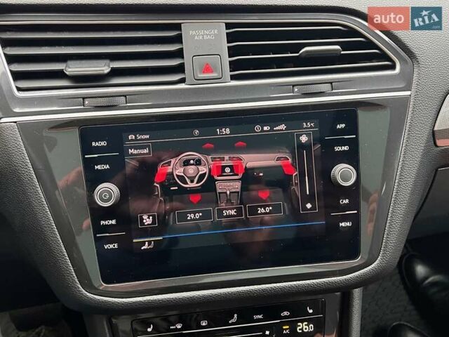 Сірий Фольксваген Тігуан, об'ємом двигуна 2 л та пробігом 18 тис. км за 26800 $, фото 18 на Automoto.ua