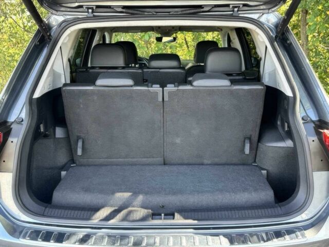 Серый Фольксваген Тигуан, объемом двигателя 2 л и пробегом 29 тыс. км за 10300 $, фото 18 на Automoto.ua