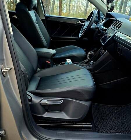 Серый Фольксваген Тигуан, объемом двигателя 1.98 л и пробегом 26 тыс. км за 28999 $, фото 1 на Automoto.ua