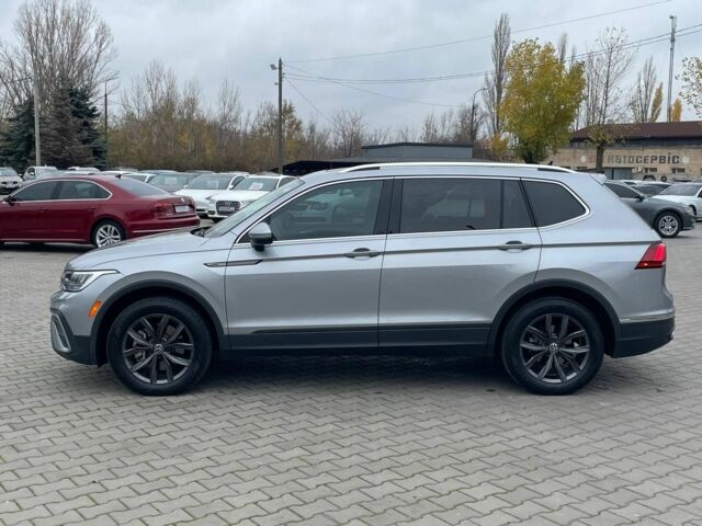 Сірий Фольксваген Тігуан, об'ємом двигуна 2 л та пробігом 27 тис. км за 25600 $, фото 3 на Automoto.ua