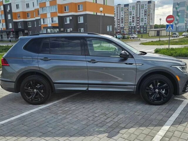 Серый Фольксваген Тигуан, объемом двигателя 2 л и пробегом 9 тыс. км за 21500 $, фото 6 на Automoto.ua