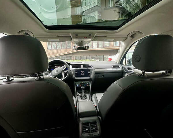 Серый Фольксваген Тигуан, объемом двигателя 1.98 л и пробегом 20 тыс. км за 24990 $, фото 36 на Automoto.ua